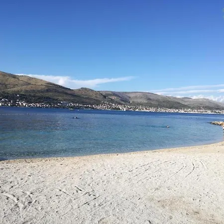 In Okrug Donji With Sea View, Terrace, Air Conditioning, Wifi 5136-1 Lejlighed