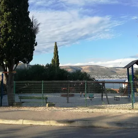 In Okrug Donji With Sea View, Terrace, Air Conditioning, Wifi 5136-1 *