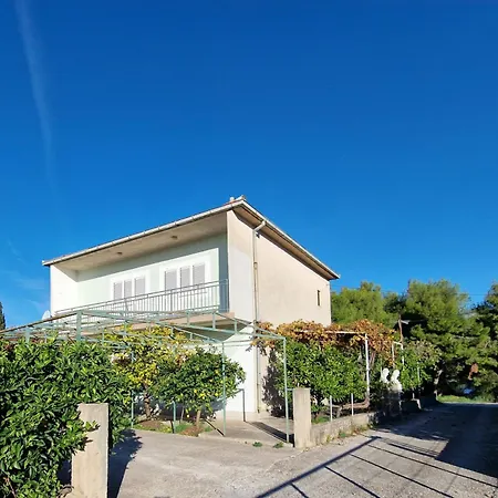 Lejlighed In Okrug Donji With Sea View, Terrace, Air Conditioning, Wifi 5136-1 Donji Okrug (Ciovo)