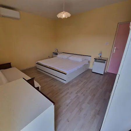 In Okrug Donji With Sea View, Terrace, Air Conditioning, Wifi 5136-1 Donji Okrug (Ciovo)