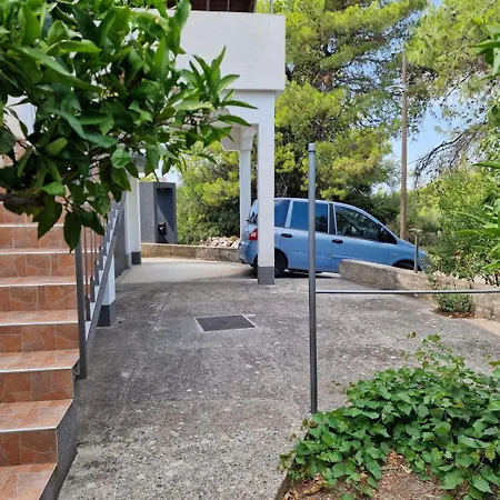 In Okrug Donji With Sea View, Terrace, Air Conditioning, Wifi 5136-1 Lejlighed *