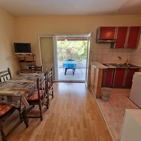 In Okrug Donji With Sea View, Terrace, Air Conditioning, Wifi 5136-1 Donji Okrug (Ciovo)